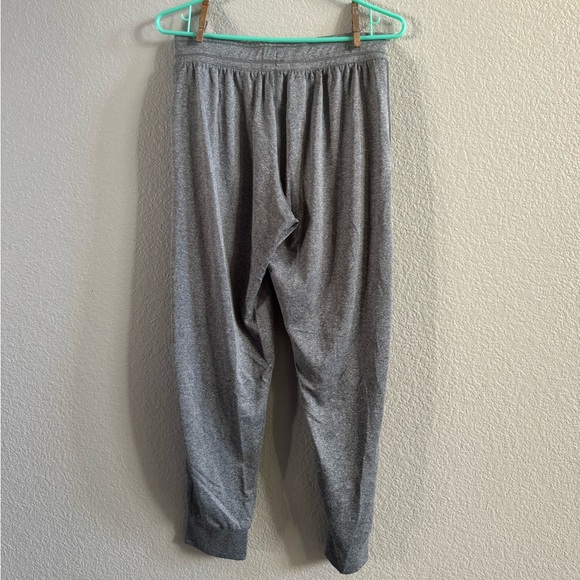 Under Armour Women’s Loose Heatgear Sweatpants - Picture 2 of 3